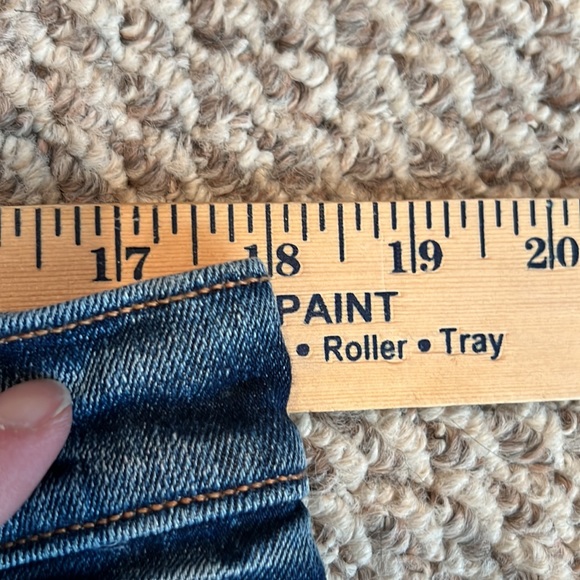 NWT LOFT Denim shorts - Picture 4 of 6